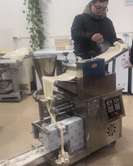 三十年牛羊肉店為什么用餃子機包餃子？